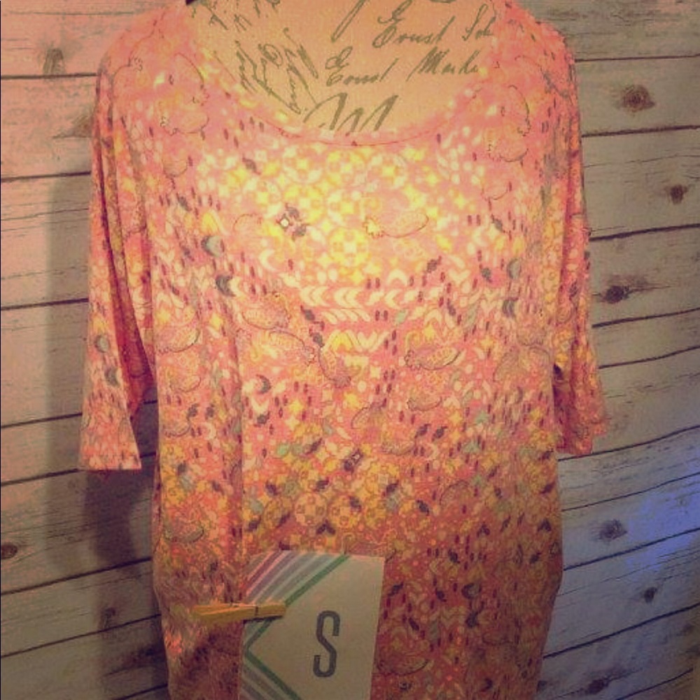 LuLaRoe Irma Tunic
